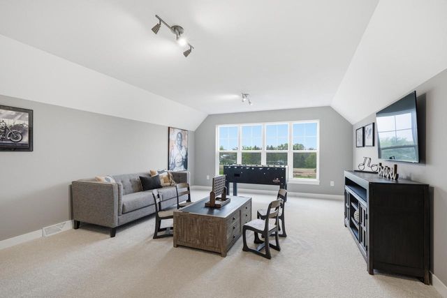 N65W38082 Woodlake DRIVE, Oconomowoc, WI 53066