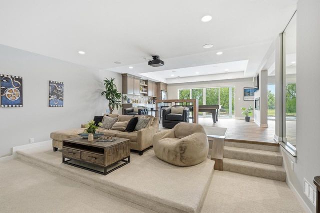 N65W38082 Woodlake DRIVE, Oconomowoc, WI 53066