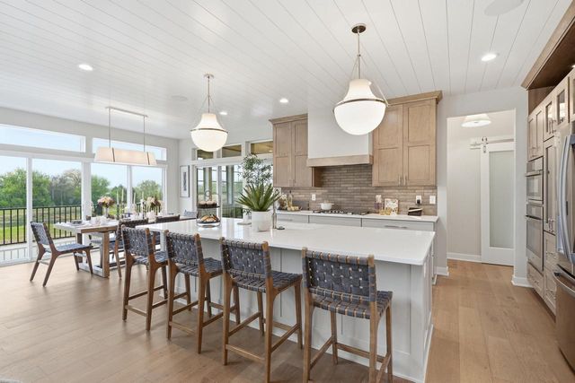 N65W38082 Woodlake DRIVE, Oconomowoc, WI 53066