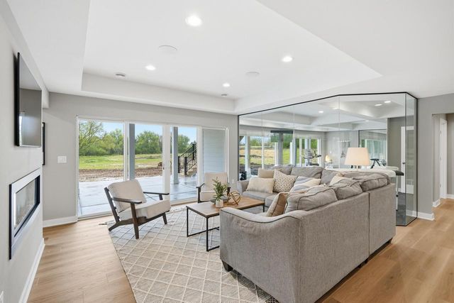N65W38082 Woodlake DRIVE, Oconomowoc, WI 53066