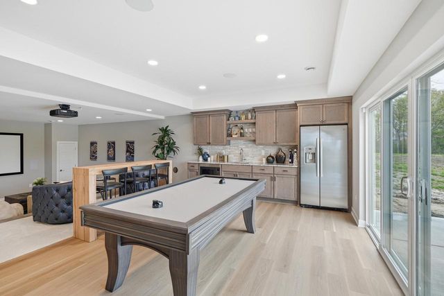 N65W38082 Woodlake DRIVE, Oconomowoc, WI 53066