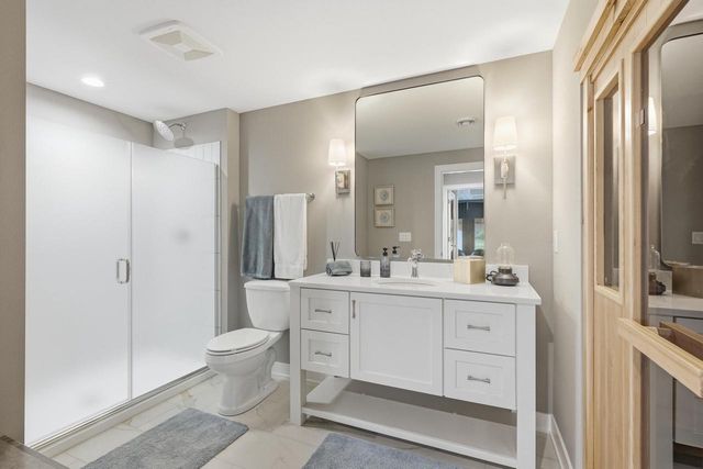 N65W38082 Woodlake DRIVE, Oconomowoc, WI 53066