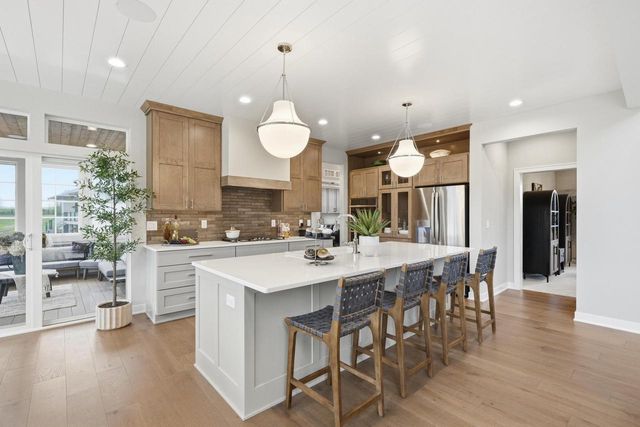 N65W38082 Woodlake DRIVE, Oconomowoc, WI 53066