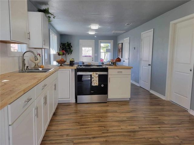 309 E Hoffman Ave, Kingsville, TX 78363