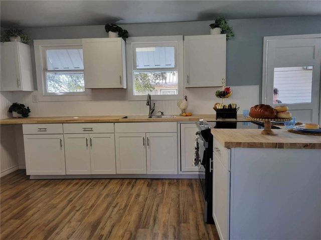 309 E Hoffman Ave, Kingsville, TX 78363