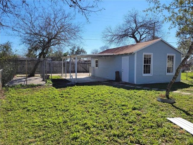 309 E Hoffman Ave, Kingsville, TX 78363