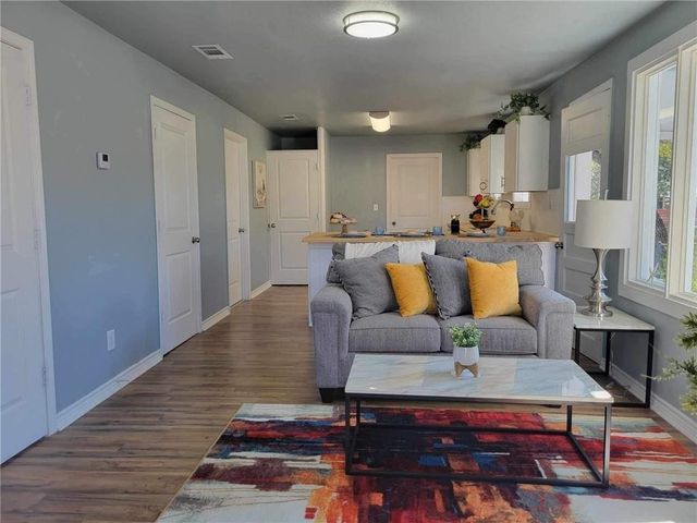 309 E Hoffman Ave, Kingsville, TX 78363