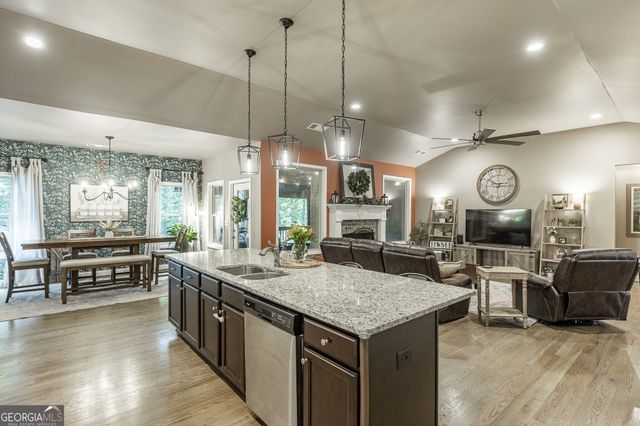 6567 Teal Trail Drive, Flowery Branch, GA 30542