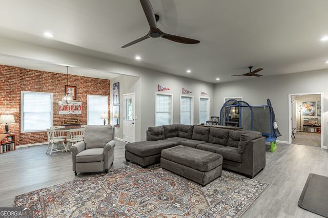 6567 Teal Trail Drive, Flowery Branch, GA 30542