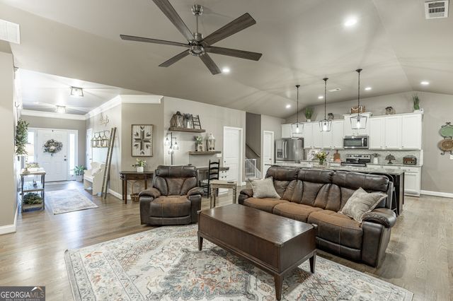 6567 Teal Trail Drive, Flowery Branch, GA 30542