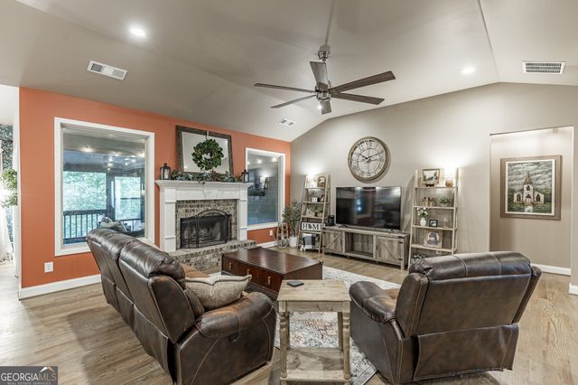6567 Teal Trail Drive, Flowery Branch, GA 30542