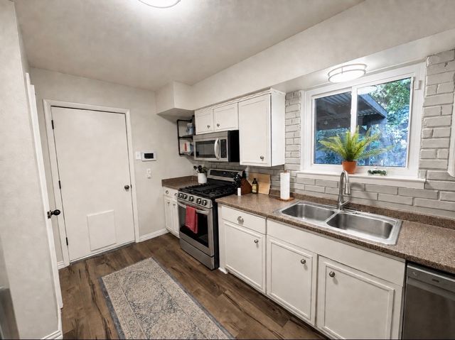 1109 Benbrook Terrace, Benbrook, TX 76126