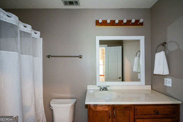 3426 Clarks Bridge Road, Gainesville, GA 30506