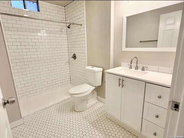105 Dewitt, San Antonio, TX 78204