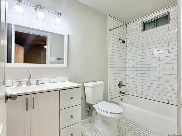 105 Dewitt, San Antonio, TX 78204
