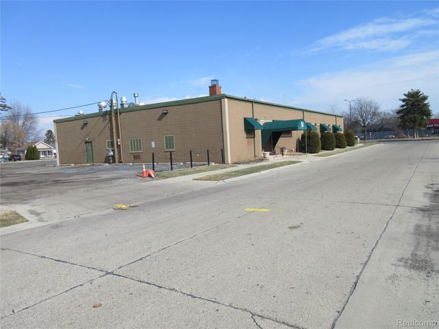 24611 Gratiot Avenue, Eastpointe, MI 48021