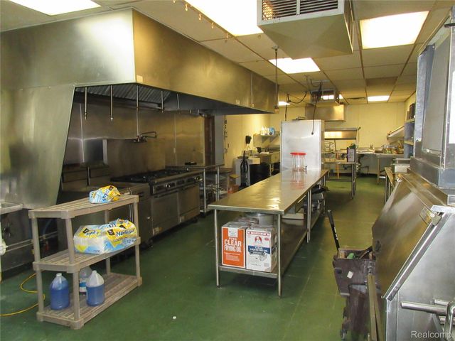 24611 Gratiot Avenue, Eastpointe, MI 48021