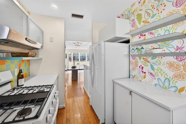 5940 30TH AVENUE S 203, Gulfport, FL 33707