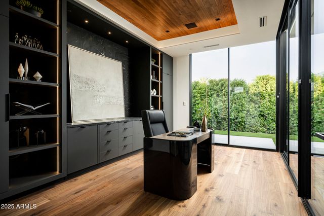 6911 E JACKRABBIT Road, Paradise Valley, AZ 85253