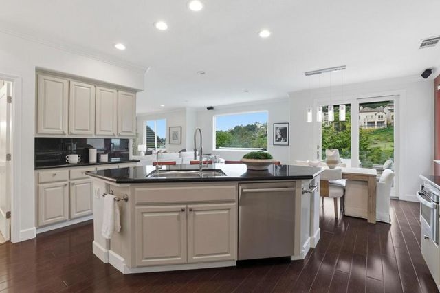 868 Skyridge Drive, Pacifica, CA 94044