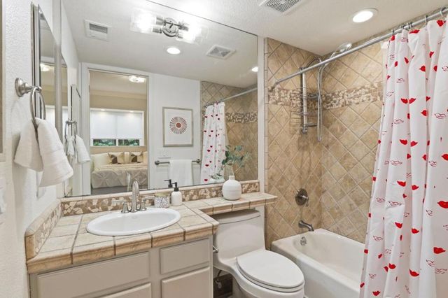 868 Skyridge Drive, Pacifica, CA 94044