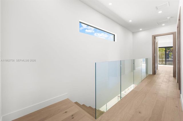 290 NW 48th St, Miami, FL 33127