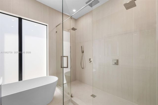 290 NW 48th St, Miami, FL 33127