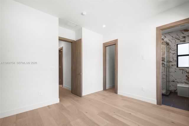 290 NW 48th St, Miami, FL 33127