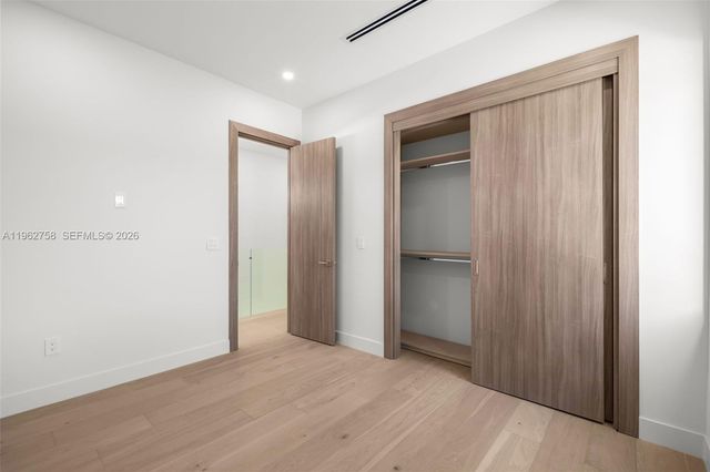 290 NW 48th St, Miami, FL 33127