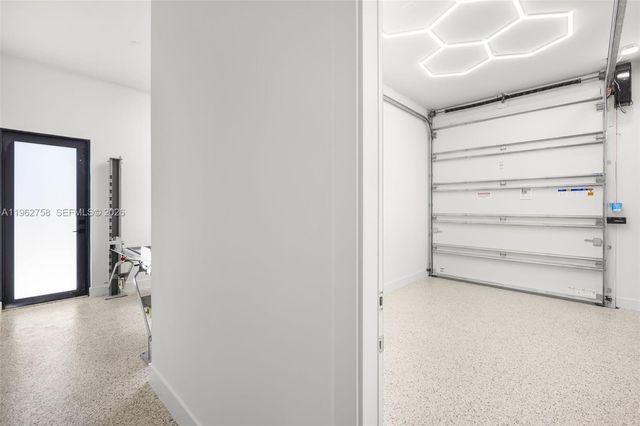 290 NW 48th St, Miami, FL 33127