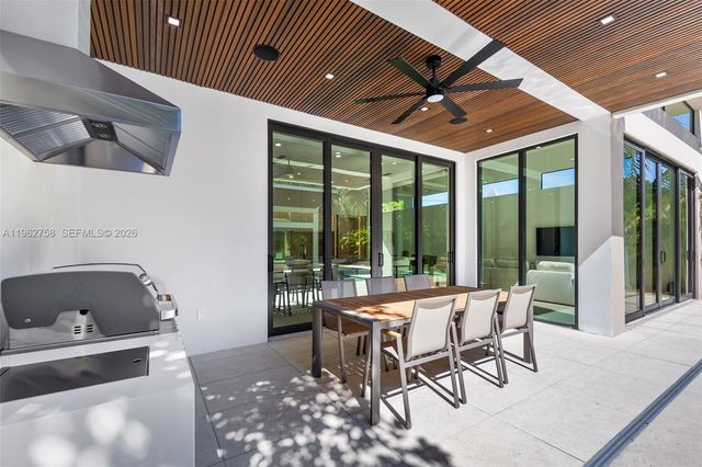 290 NW 48th St, Miami, FL 33127