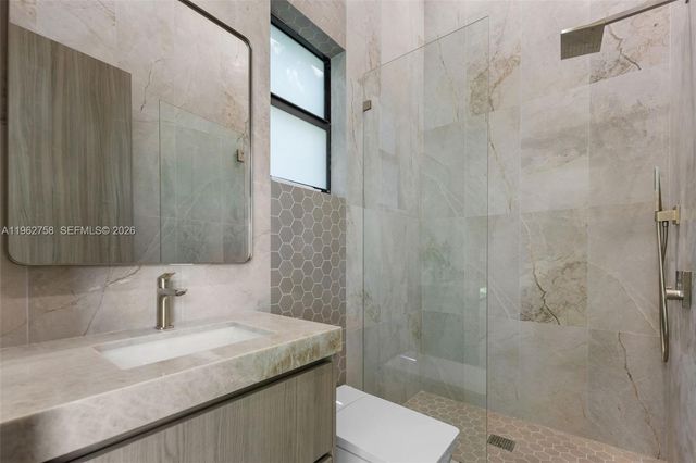 290 NW 48th St, Miami, FL 33127