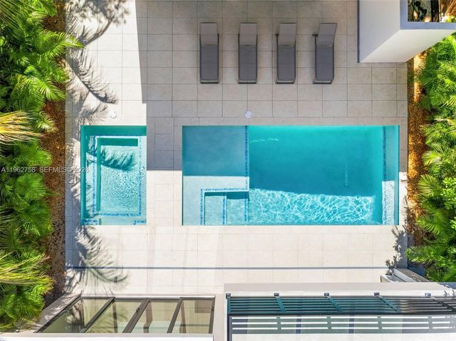 290 NW 48th St, Miami, FL 33127