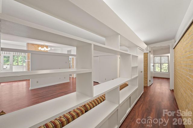 220 30th Avenue NW, Hickory, NC 28601