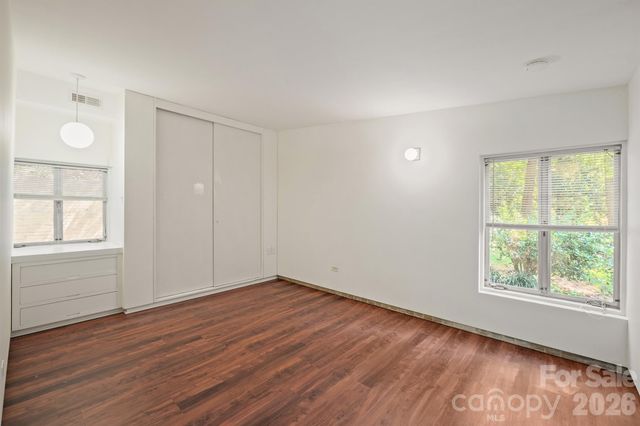 220 30th Avenue NW, Hickory, NC 28601