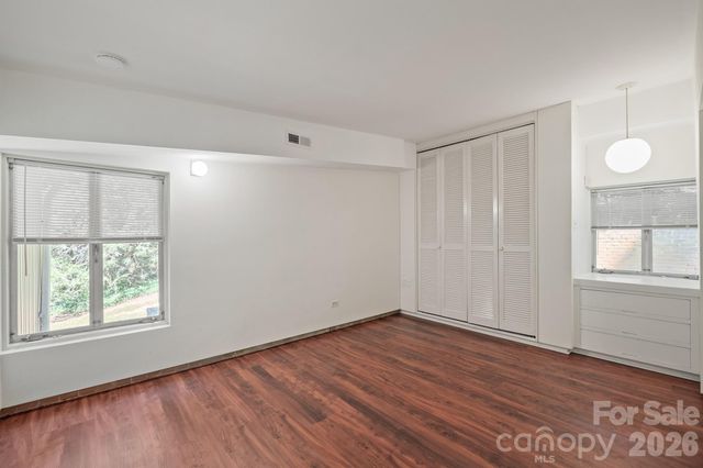 220 30th Avenue NW, Hickory, NC 28601