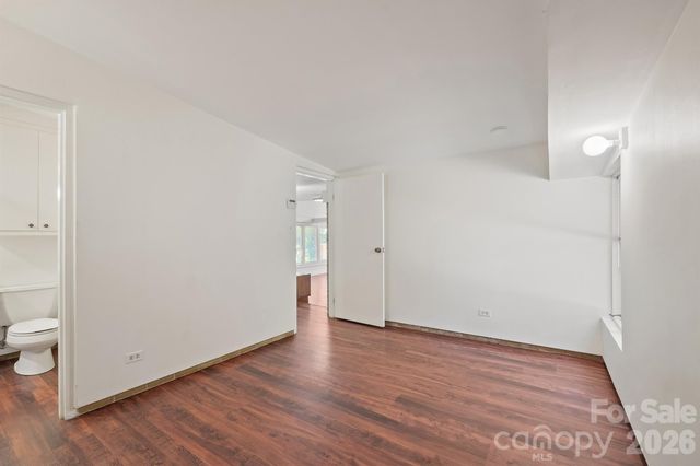 220 30th Avenue NW, Hickory, NC 28601