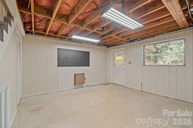 220 30th Avenue NW, Hickory, NC 28601