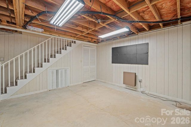 220 30th Avenue NW, Hickory, NC 28601