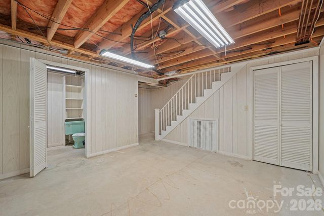220 30th Avenue NW, Hickory, NC 28601