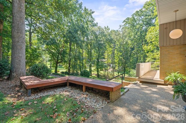220 30th Avenue NW, Hickory, NC 28601