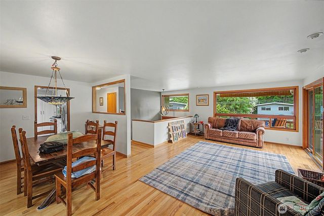 18415 60th Place NE, Kenmore, WA 98028