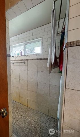 18415 60th Place NE, Kenmore, WA 98028