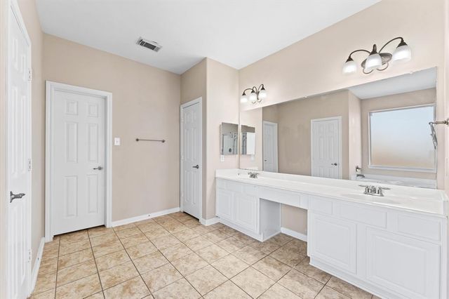 4204 Oriole Trails Drive, Dickinson, TX 77539