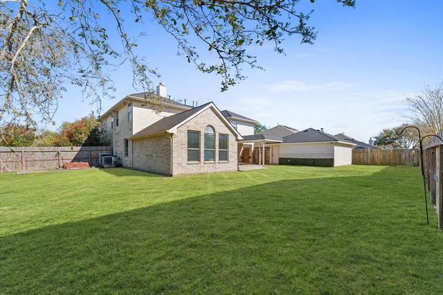 4204 Oriole Trails Drive, Dickinson, TX 77539