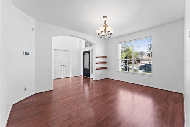 4204 Oriole Trails Drive, Dickinson, TX 77539