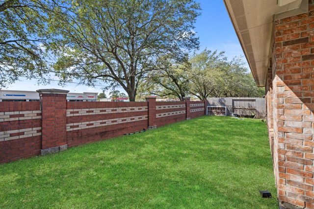 17215 Fernchase Court, Houston, TX 77095