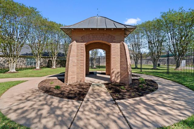 17215 Fernchase Court, Houston, TX 77095