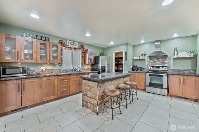 809 N Kenroy Terrace, East Wenatchee, WA 98802