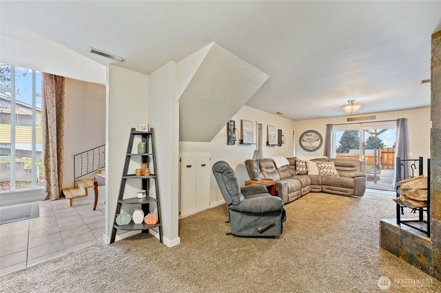 809 N Kenroy Terrace, East Wenatchee, WA 98802